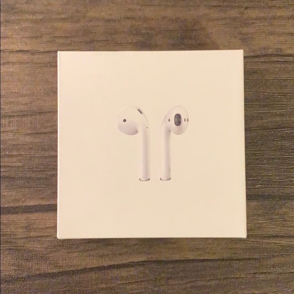 Like New Apple Airpods